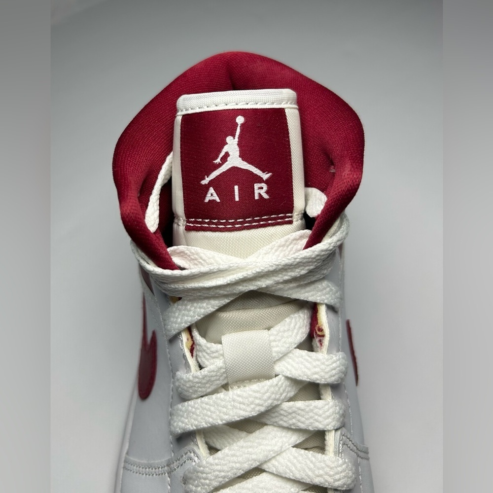 Women's Jordan 1 Mid Reverse Chicago Sz 7.5   (*NO ORIGINAL SHOE BOX INCLUDED) - Picture 6 of 6